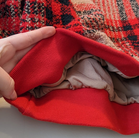 NWOT Lili Sidonio Comfy Red & Brown Plaid Sweater - Picture 6 of 8